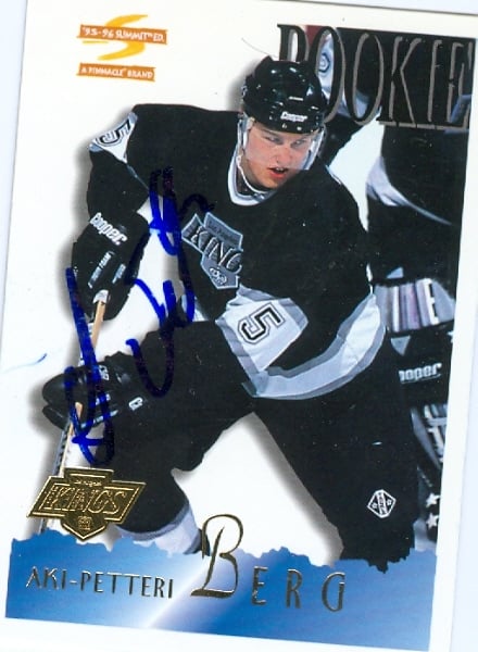 56354 Aki-Petteri Berg Autographed Hockey Card Los Angeles Kings 1996 Score No .175