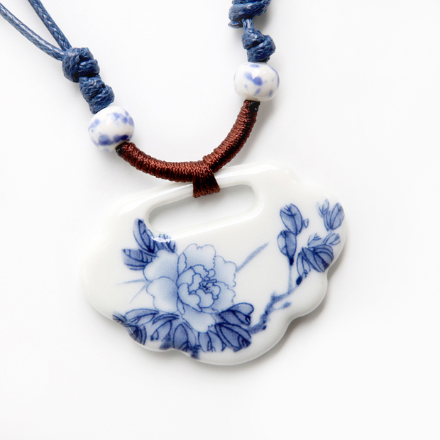 N0004 Blue Flower Necklace