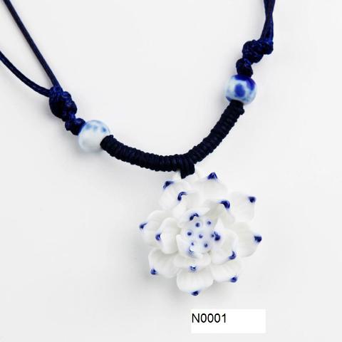 N0012 White Rose Necklace
