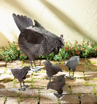 57070096 Hen And Chicks Rustic Metal Sculpture