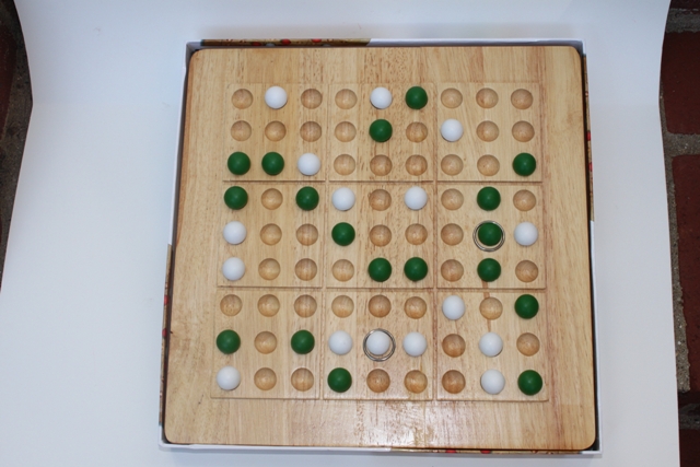 1022 Tic-tac-ku Solid Wood Game Green And White
