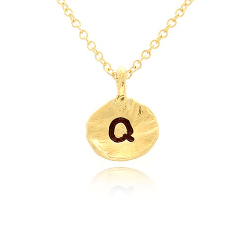 Nb1920q-g Hammered Q Initial Pendant Necklace