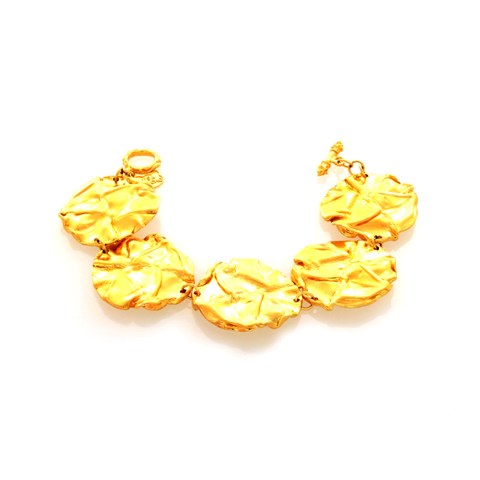 Bb1209g Wrinkled Round Plate Passion Bracelet With Toggle Clasp, Gold