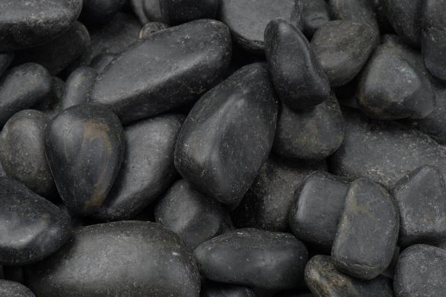Rfbrps1 20 Lb Black Super Polished River Pebbles 1-3 Cm