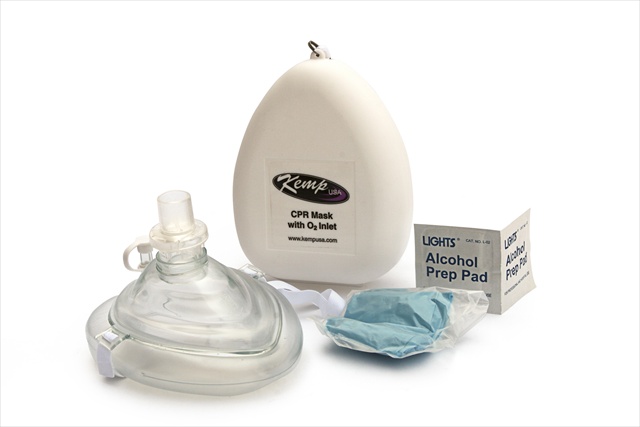10-501 Cpr Mask In White Hard Shell Case
