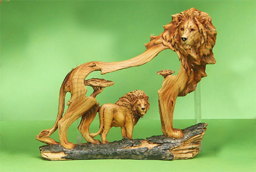 Mmd-188 6.5 In. Lion Woodlike Carving