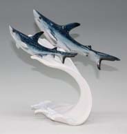 Yxe-942 9.5 In. Mom & Baby Shark Riding Blue Wave - L