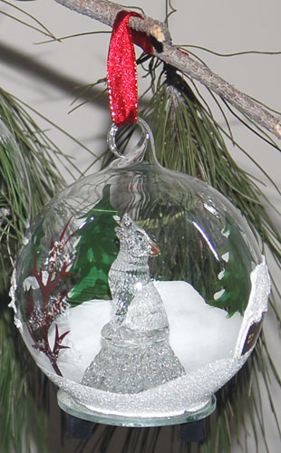 Hda-139 4 In. Dia. Light Up Glass Wildlife Ornament - Howling Wolf