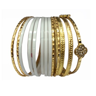 13 Pieces Gold And White Bangle Set With One Gold Clover Bangle