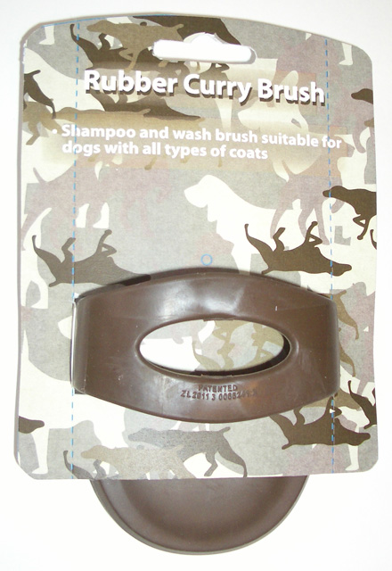 5876 Rubber Curry Pet Brush, Camouflage