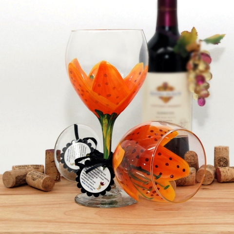 Str-tig Tiger Lilly Painted Wine Glass, Orange