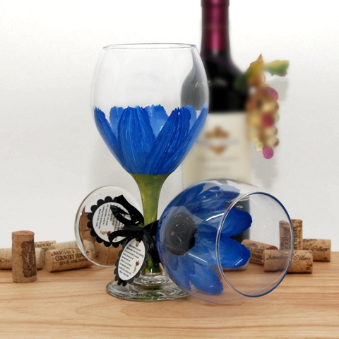 Da-tb Daisy Painted Wine Glass, True Blue