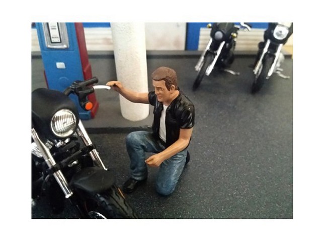 23867 Biker Motorman Figure For 1-18 Scale Models