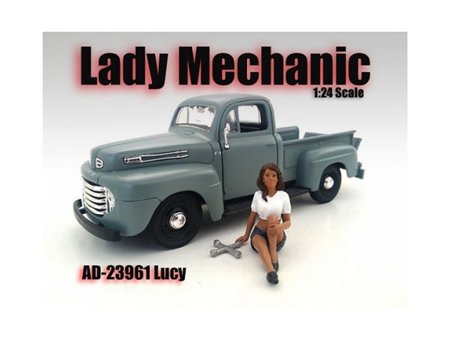 23961 Lady Mechanic Lucy Figure For 1-24 Scale Models