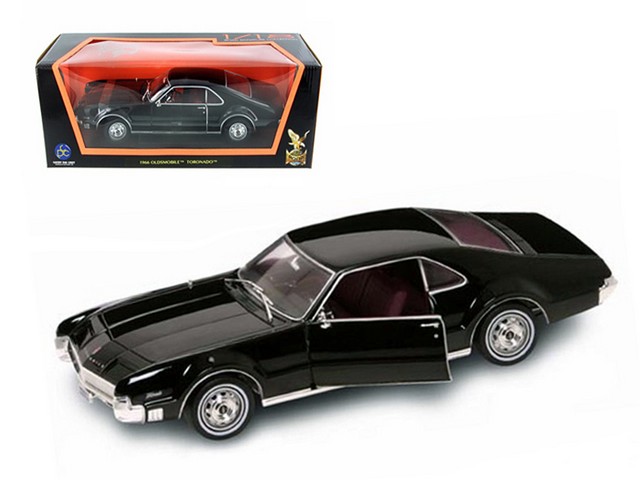 92718bk 1966 Oldsmobile Toronado Black 1-18 Diecast Car Model