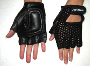 Gl071 6 X 5 X 1 In. Wheelchair Hatch Gloves 0.5 Finger & 0.5 Thumb, Extra Small
