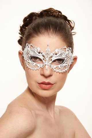 Kayso Ba001wh White Luxury Metal Filigree Laser Cut Masquerade Mask With Clear Rhinestones, 3 X 8 In. - One Size