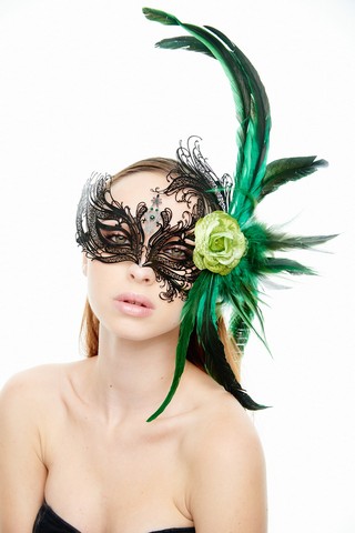 Kayso Fbf003bk-gn Majestic Black Swan Laser Cut Masquerade Mask With Feathers & Green Flower Arrangement - One Size