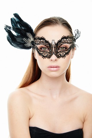 Kayso Fk2002bk Mysterious Elegance Black Laser Cut Masquerade Mask With Black Feather Arrangement - One Size