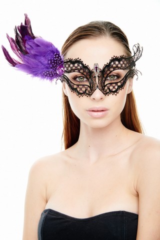 Kayso Fk2002bk-pu Mysterious Elegance Black Laser Cut Masquerade Mask With Purple Feather Arrangement - One Size