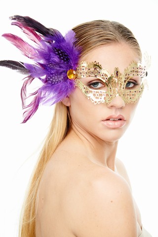 Kayso Fk2002gd-pu Mysterious Elegance Gold Laser Cut Masquerade Mask With Purple Feather Arrangement - One Size