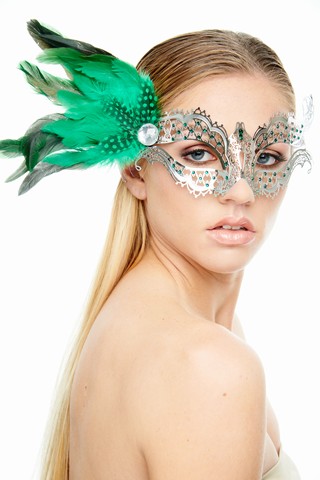 Kayso Fk2002sl-gn Mysterious Elegance Silver Laser Cut Masquerade Mask With Green Feather Arrangement - One Size