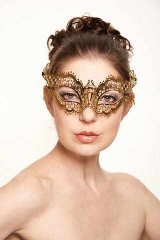 Kayso K2002gd Mysterious Elegance Gold Laser Cut Masquerade Mask With Clear Rhinestones - One Size