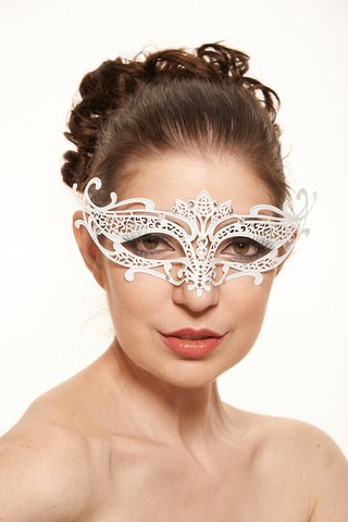 Kayso K2004wh Regal White Floral Laser Cut Masquerade Mask With Clear Rhinestones - One Size