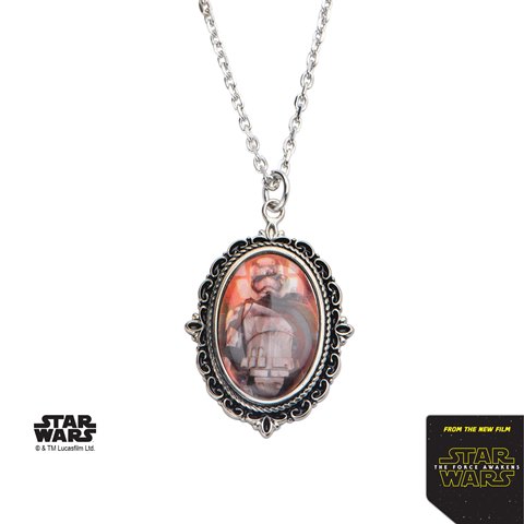 Sw7cpprtpnk03 Captain Phasma Cameo Stainless Steel Pendant, 18 With 3 In. Extender Chain