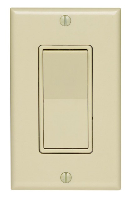 C25-05673-02i 15 Amp 3-way Grounding Switch With Wallplate Ivory