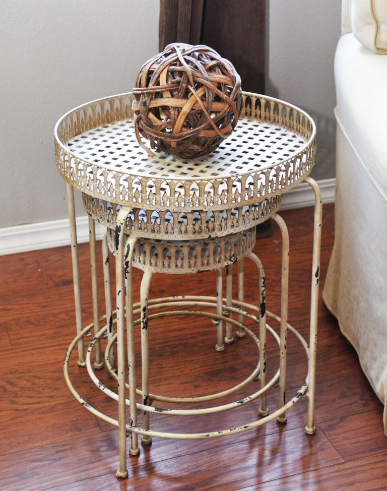 Pyper Marketing T001W1 Antiqued White Plant Stands Set of 3