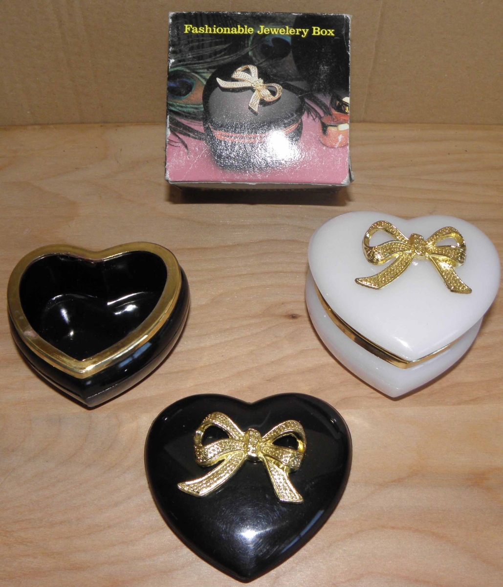 831g Heart Jewelry Box With Bow - 12 Piece