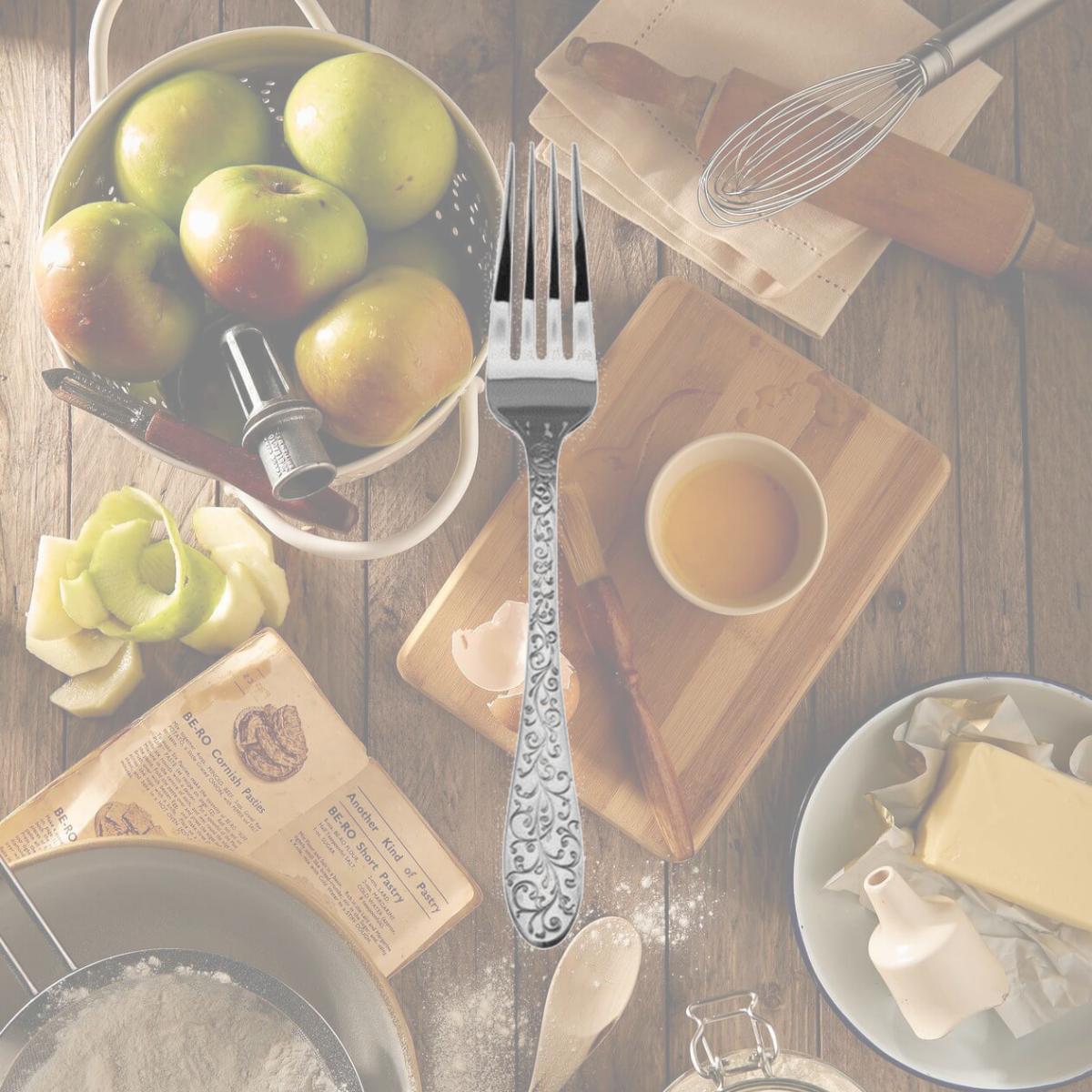 Picture of Oneida T638FDNF Ivy Flourish Stainless Steel Extra Heavy Weight Dinner Fork  Silver