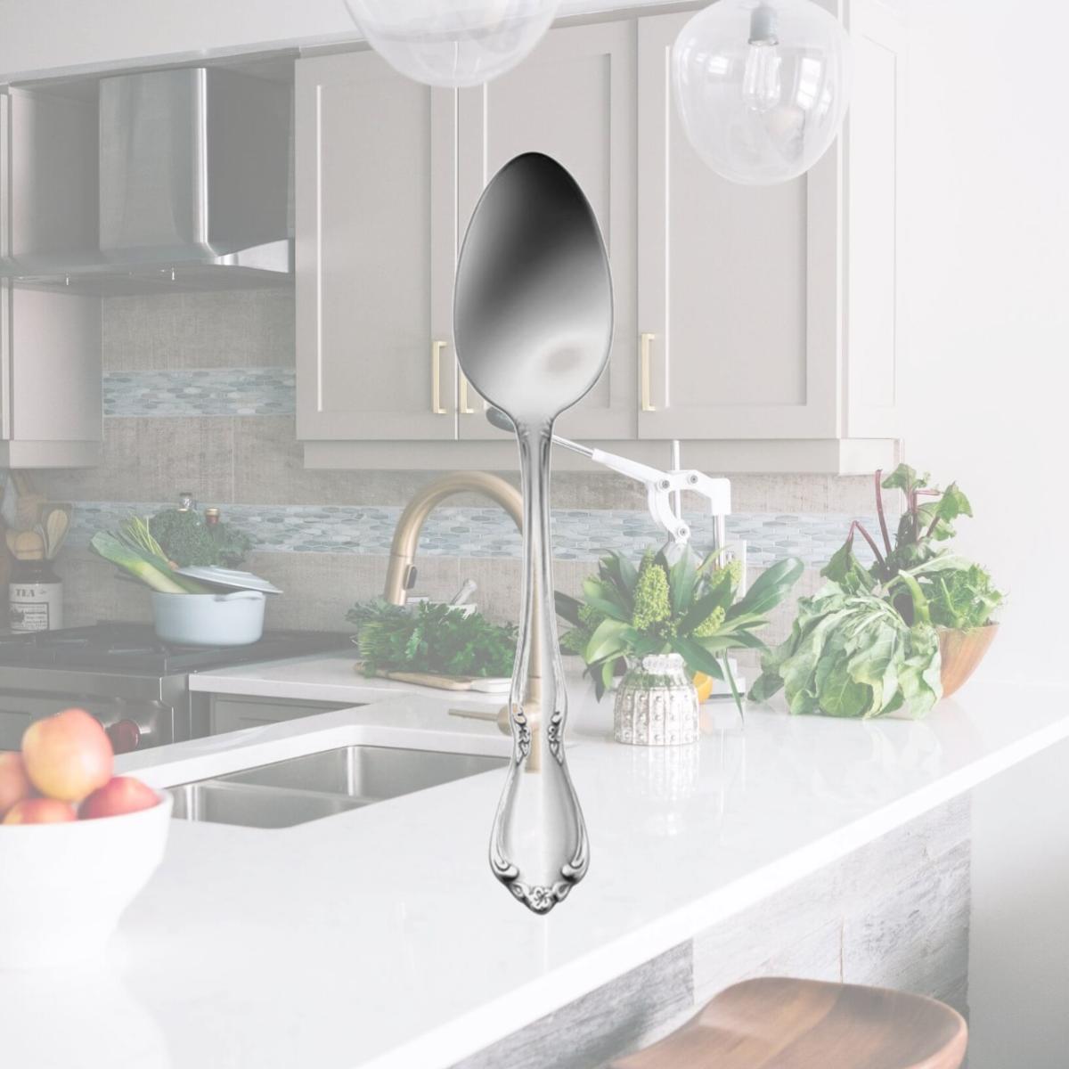 Picture of Oneida 2610STSF 6 in. Chateau 18-8 Stainless Steel Extra Heavy Weight Teaspoon