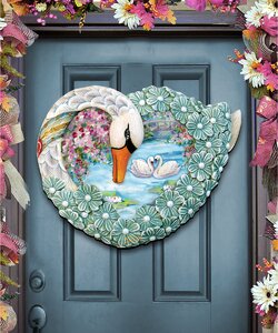 8185261h Love Swan Wooden Decorative Door Hanger