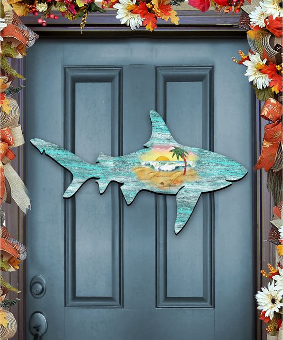 8198515h Shark Scenic Wooden Decorative Door Hanger