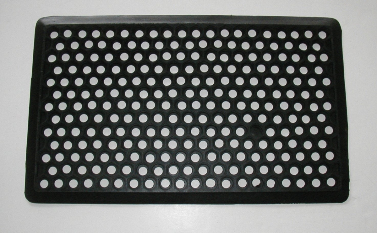 G335 Honeycomb 18 X 30 In. Rubber Honeycomb Doormat