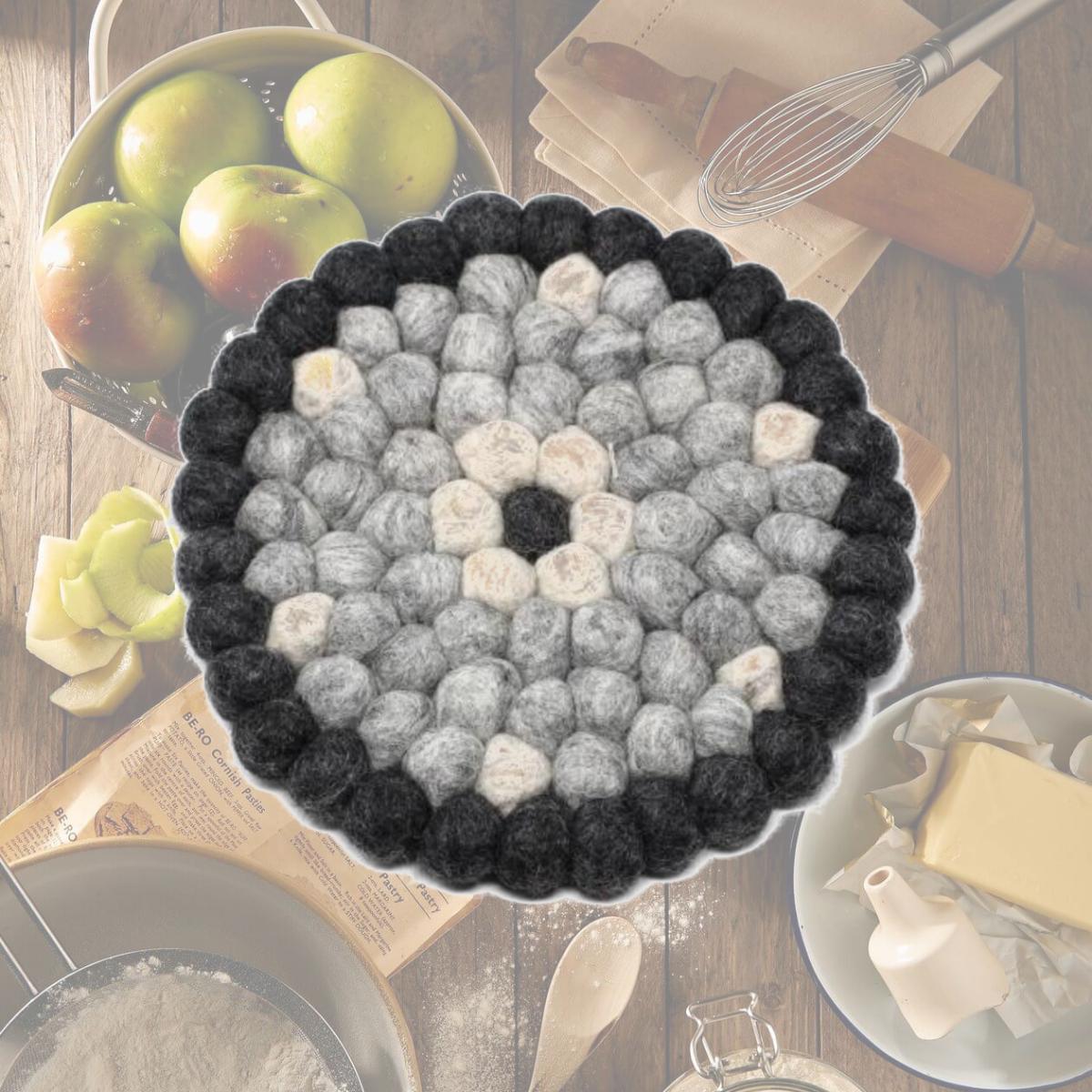Picture of Global Groove GLG50059-04L Hand Crafted Felt Ball Trivets, Round Flower Design - Black & Grey