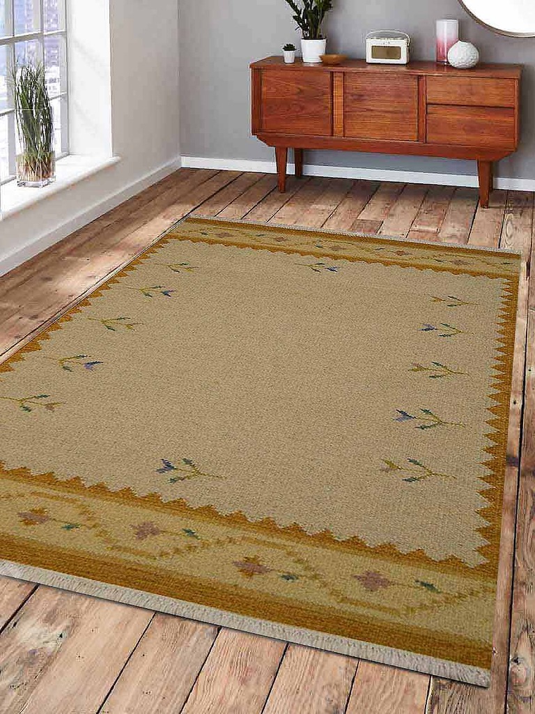 5 Ft. 7 In. X 7 Ft. 10 In. Contemporary Hand Woven Kelim Woolen Area Rug, White & Gold