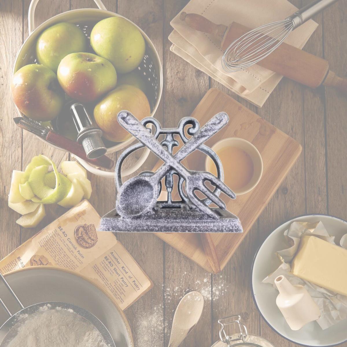 Picture of Handcrafted Model Ships k-9312-FS-silver 4.5 x 2.5 x 5 in. Rustic Silver Cast Iron Fork & Spoon Kitchen Napkin Holder