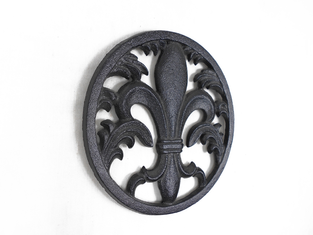 Picture of Handcrafted Model Ships K-0018-black 7 in. Cast Iron Fleur De Lis Trivet, Rustic Black