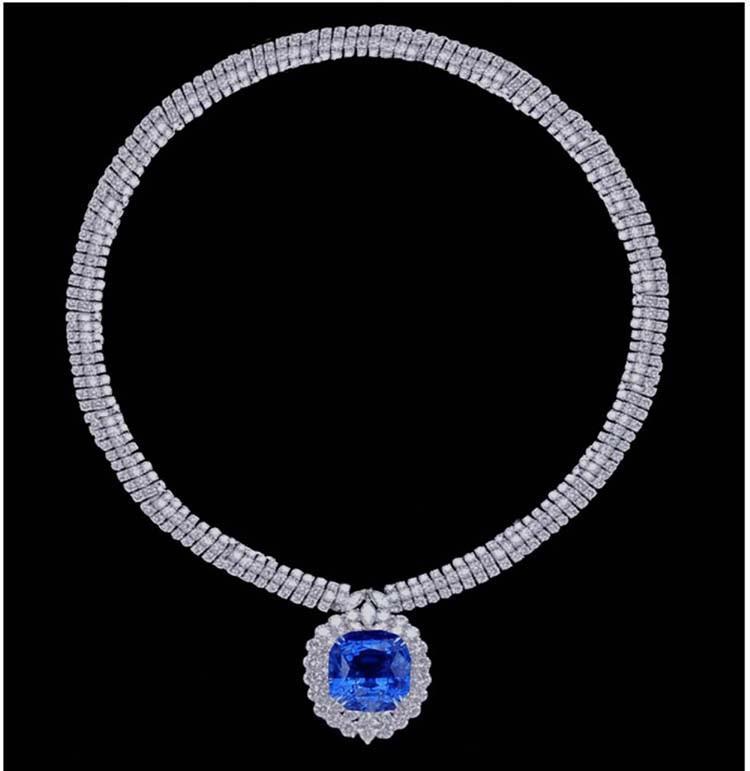 732 88.67 Ct Blue Sapphire White Diamonds Platinum Pendant Necklace