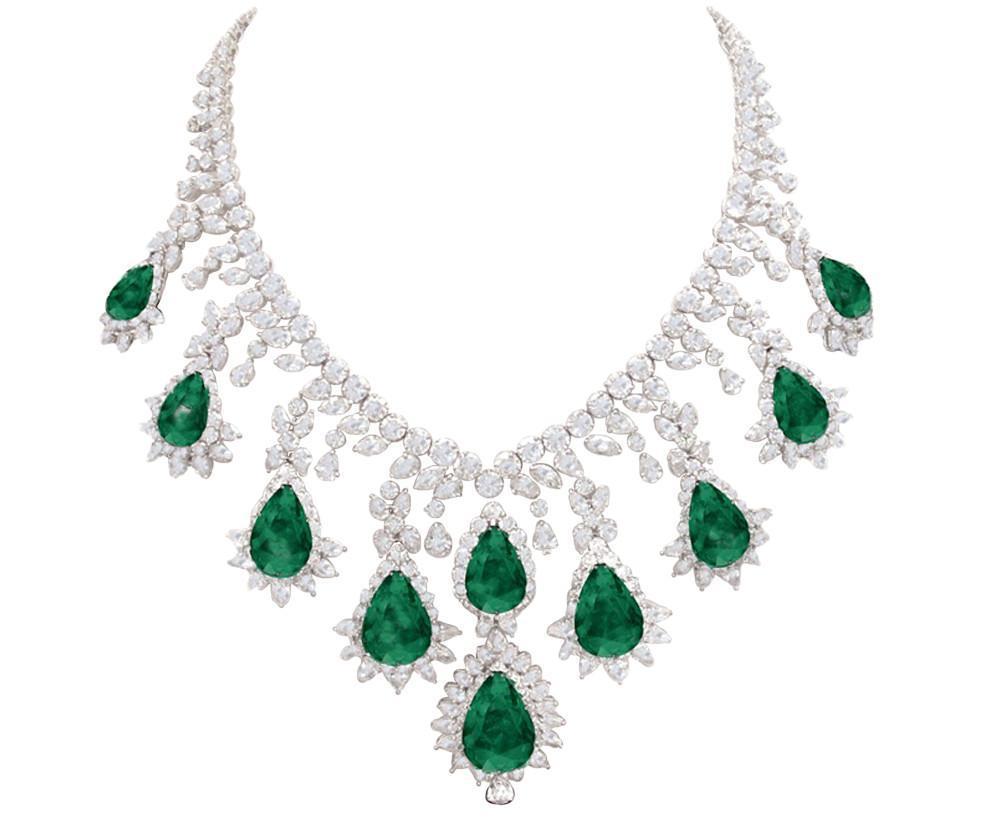 3780 228.35 Ct Big Green Emerald & White Diamonds Pendant Necklace