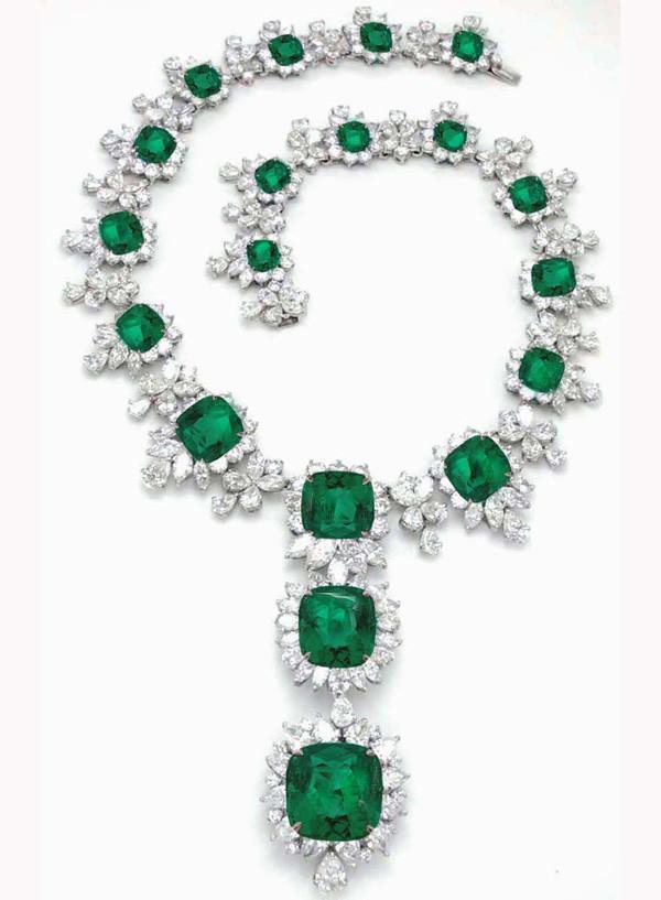 731 209.68 Ct Diamonds & Green Emerald Platinum Bridal Necklace
