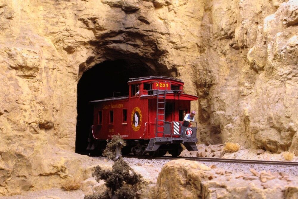 Mon109 Ho Scale Blasted Rock Single Tunnel Portal - Trainz