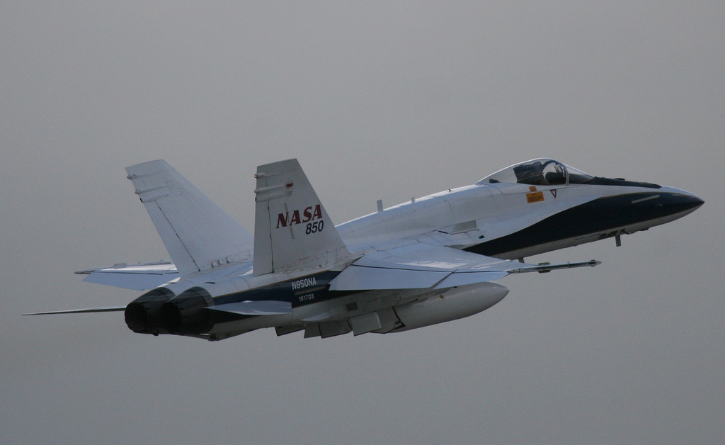 MMI11656 1-72 F-18A Nasa with 2 Marking