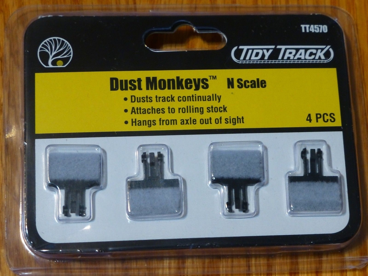 Woo4570 Dust Monkeys N Scale