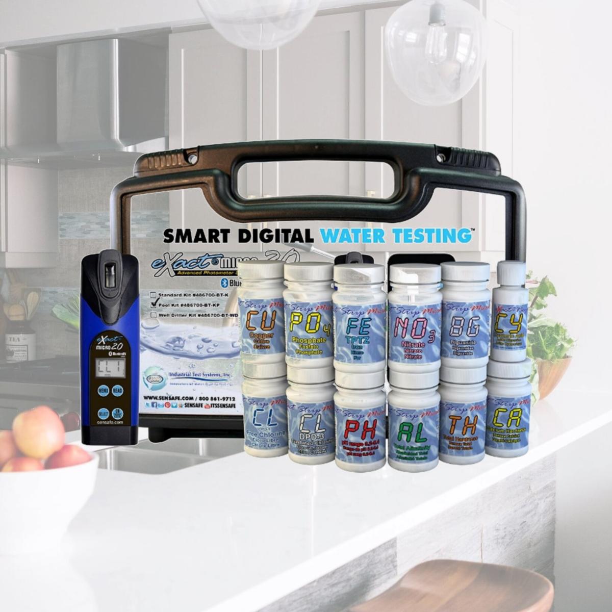 Picture of eXact 486700-BT-KP Micro 20 Photometer With Bluetooth Smart Pool Kit