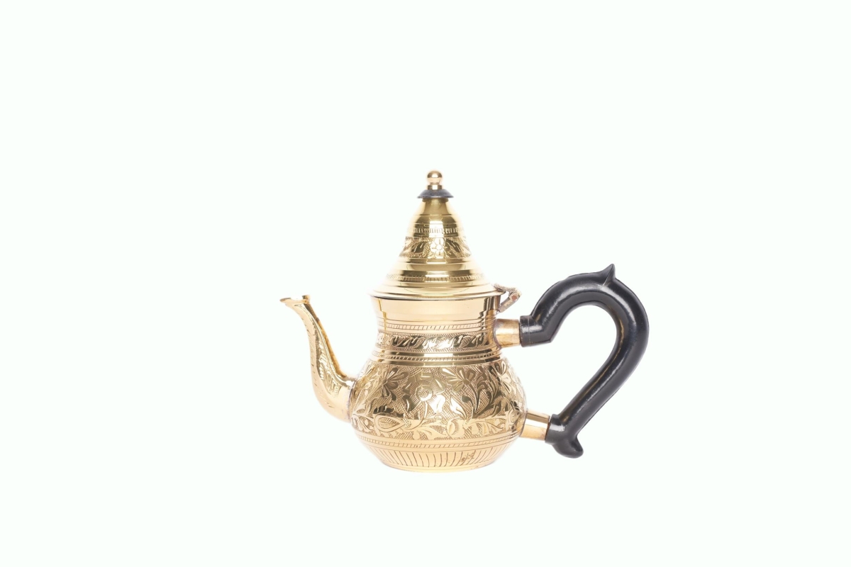 4-1-6743 Handmade Engraved Brass Teapot With Rubber Handle