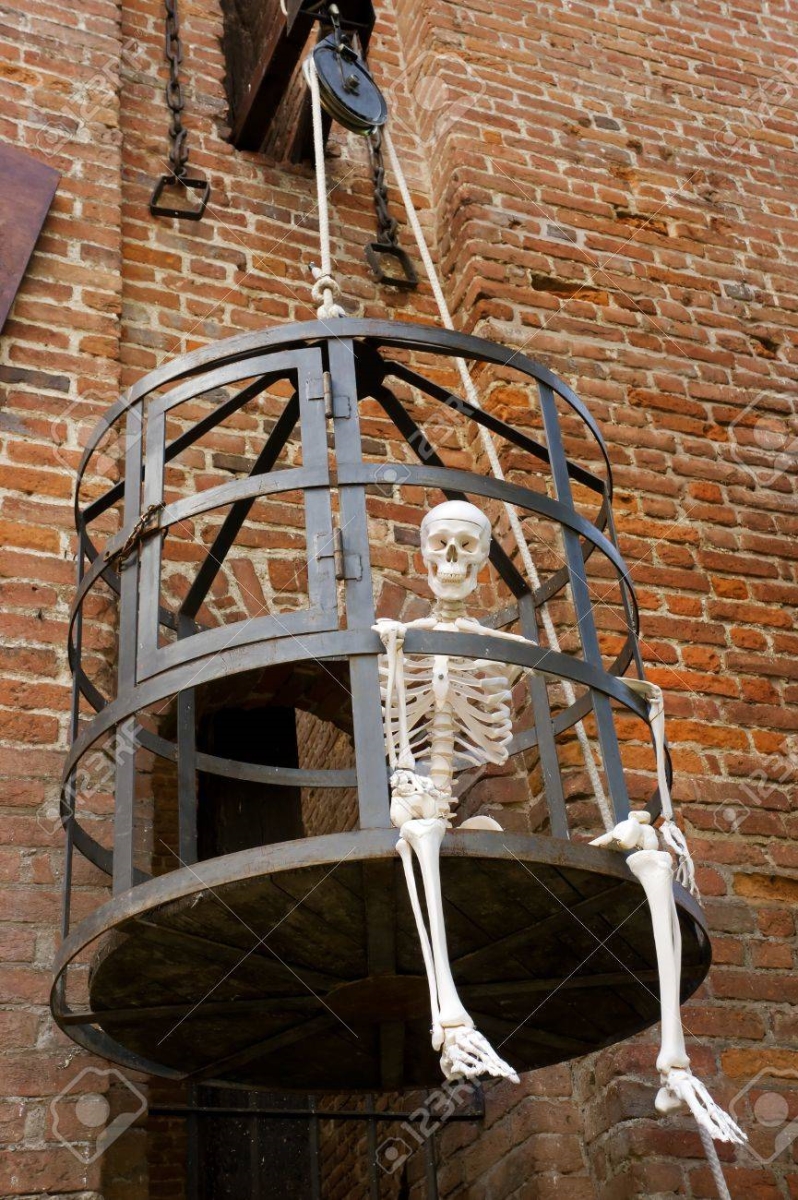 H1101 Halloween Skeleton In A Cage
